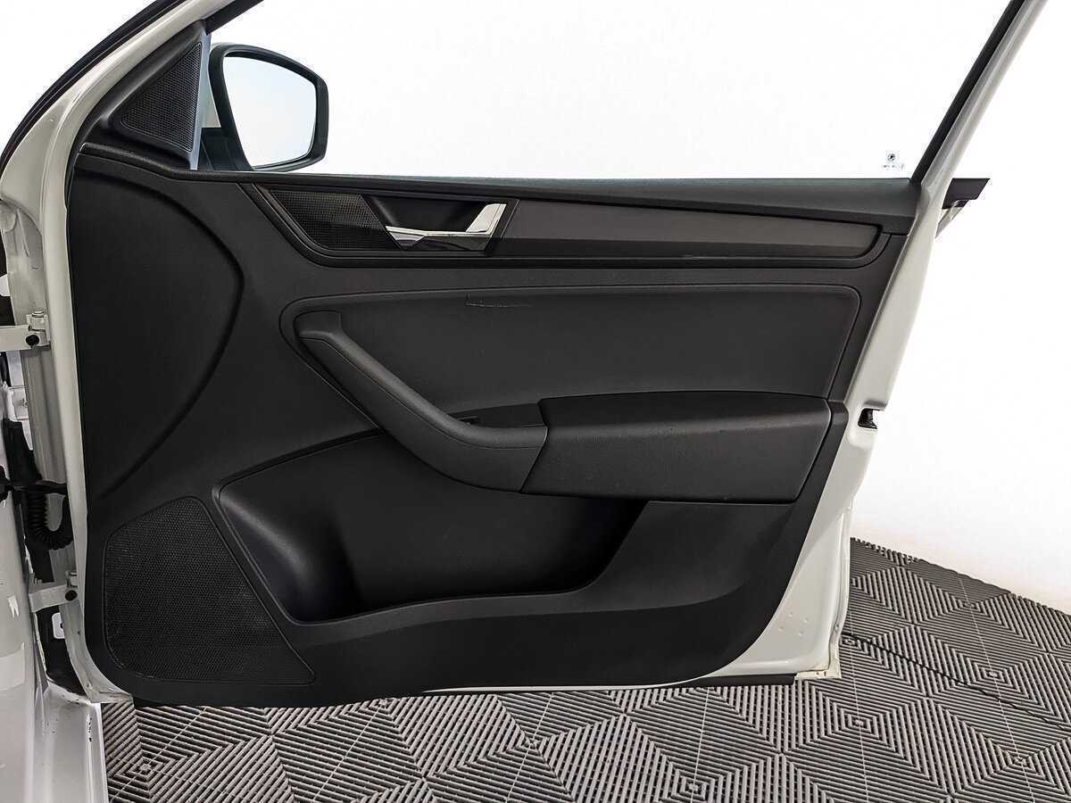 Skoda Rapid с пробегом — 2019 год. Фото: #21