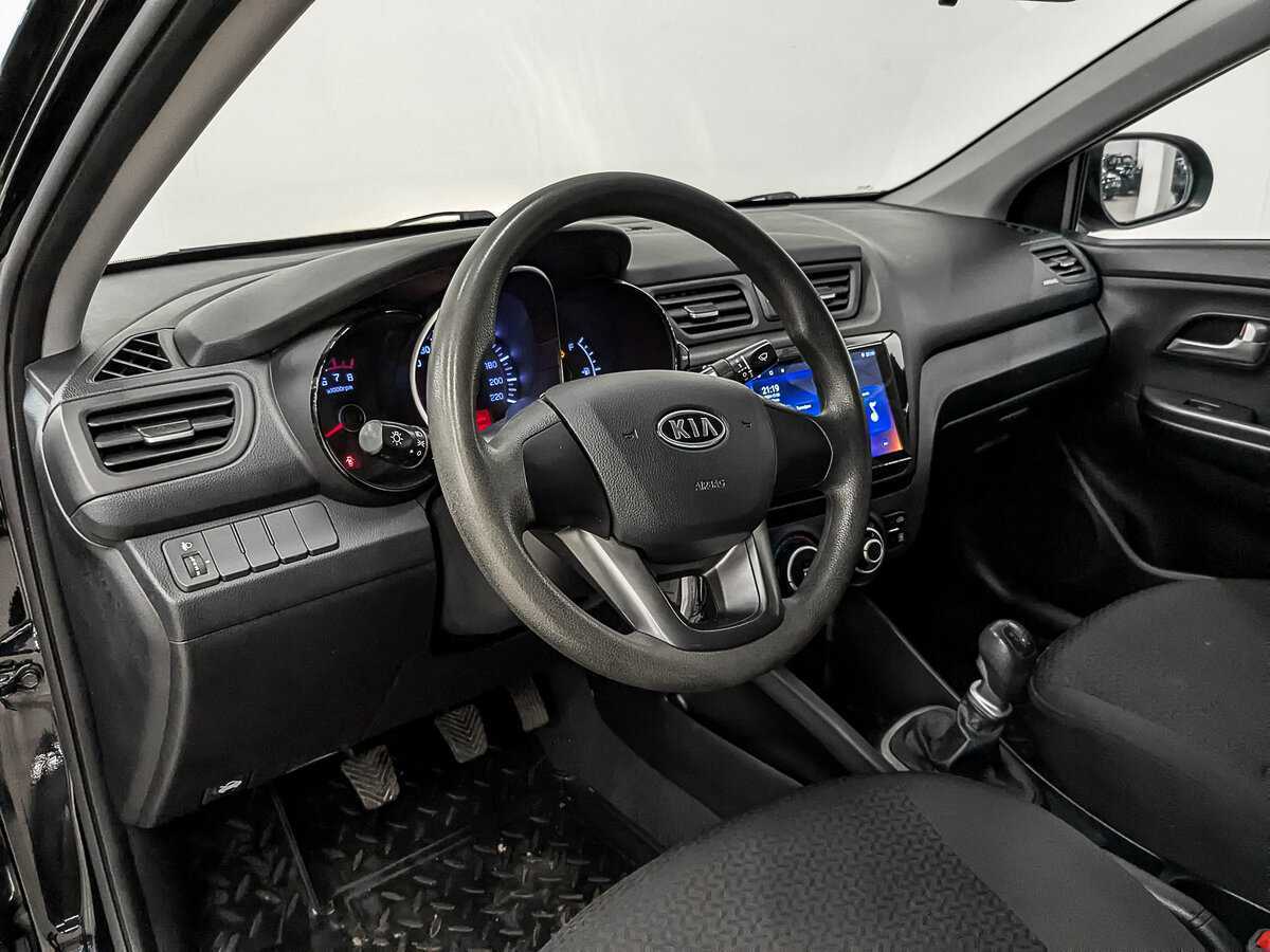 Kia Rio с пробегом — 2012 год. Фото: #14
