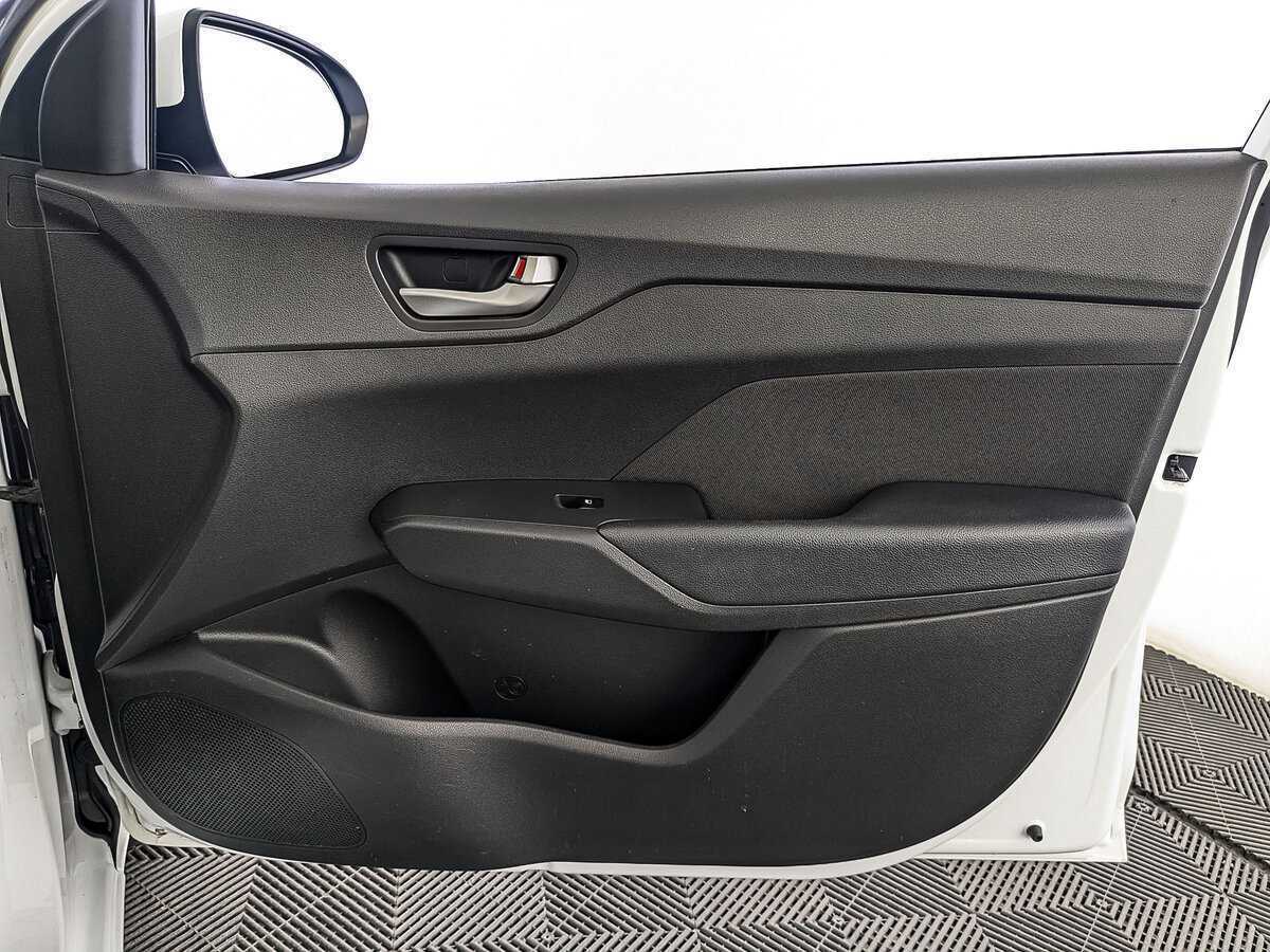 Hyundai Solaris с пробегом — 2017 год. Фото: #24