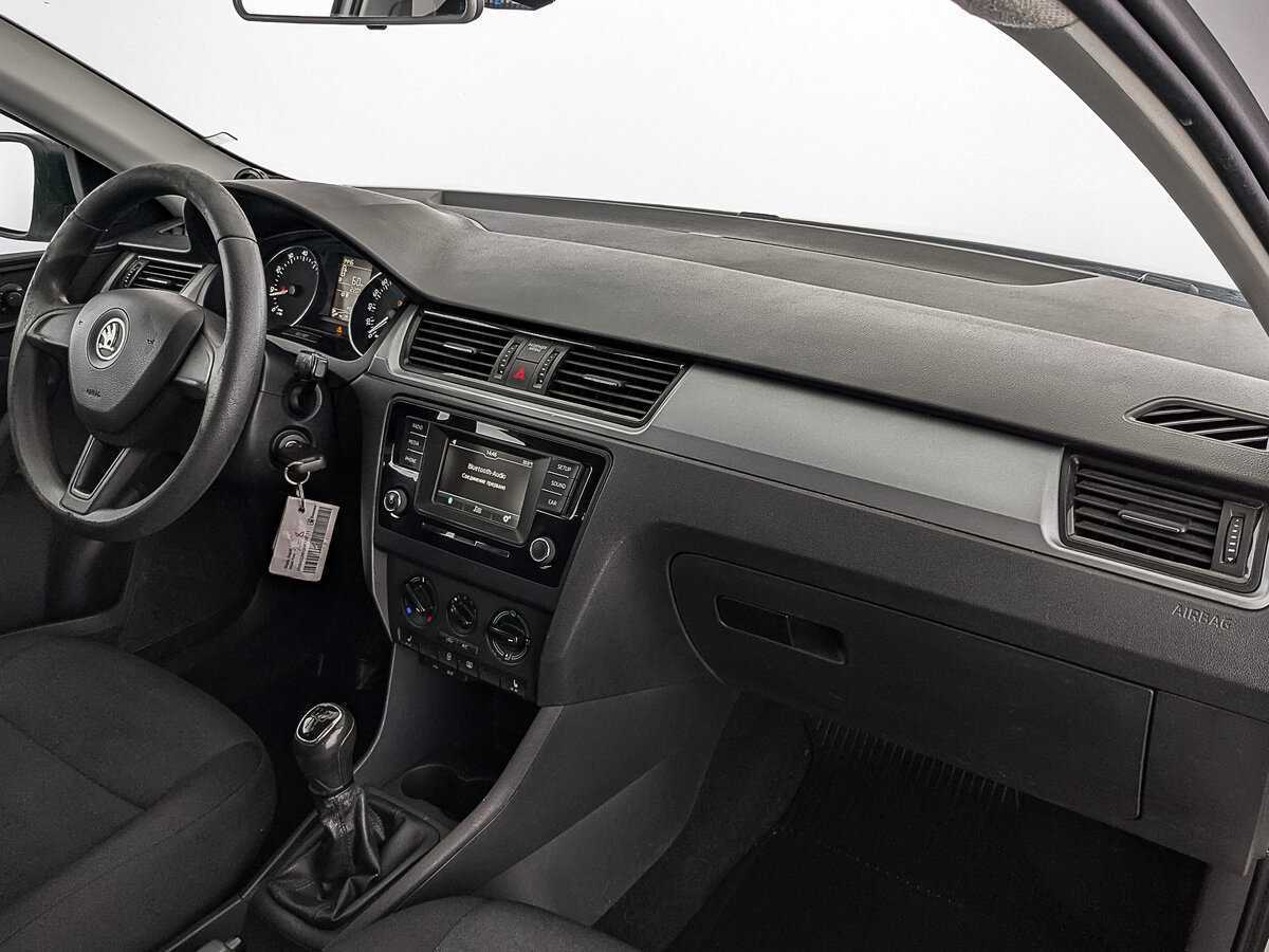 Skoda Rapid с пробегом — 2017 год. Фото: #10