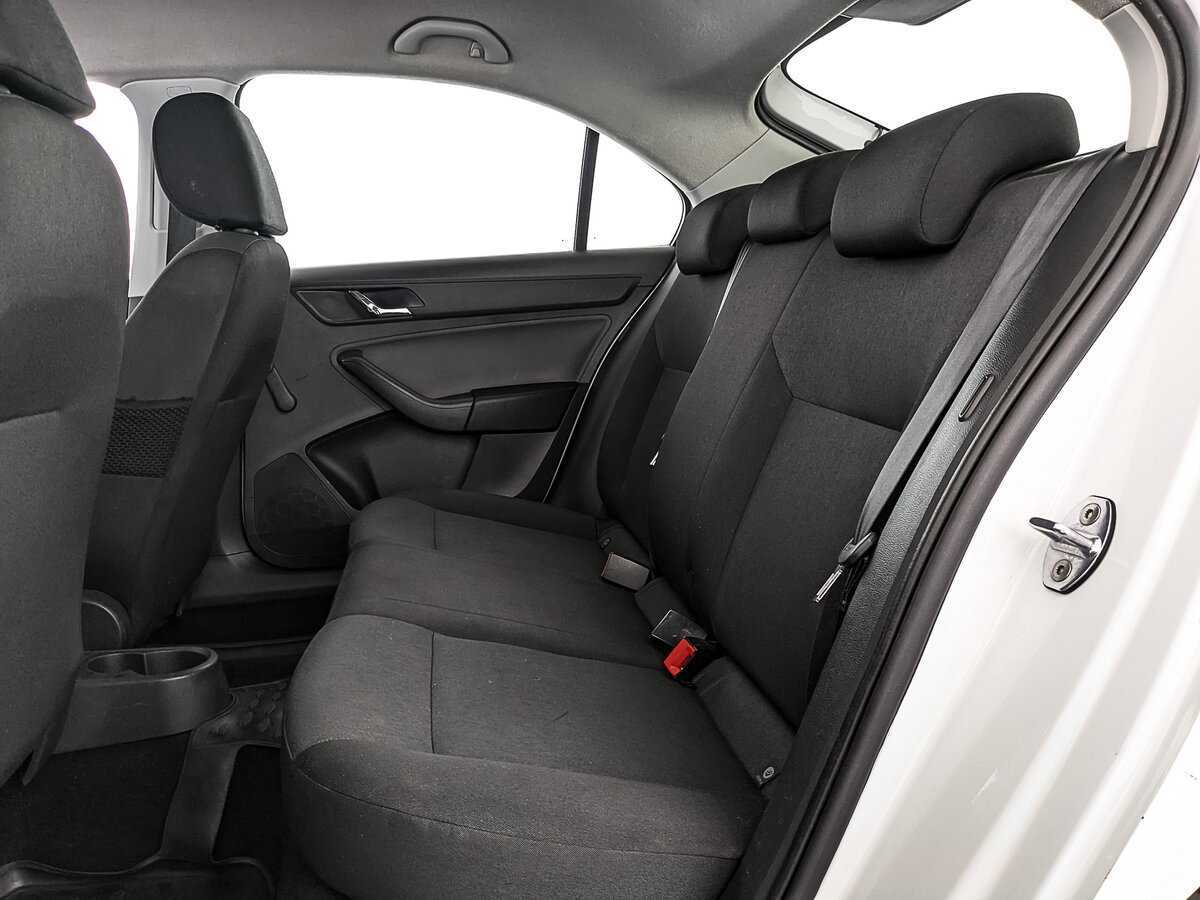 Skoda Rapid с пробегом — 2017 год. Фото: #16