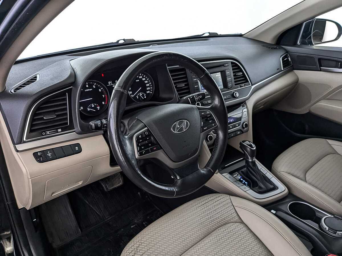 Hyundai Elantra с пробегом — 2017 год. Фото: #14