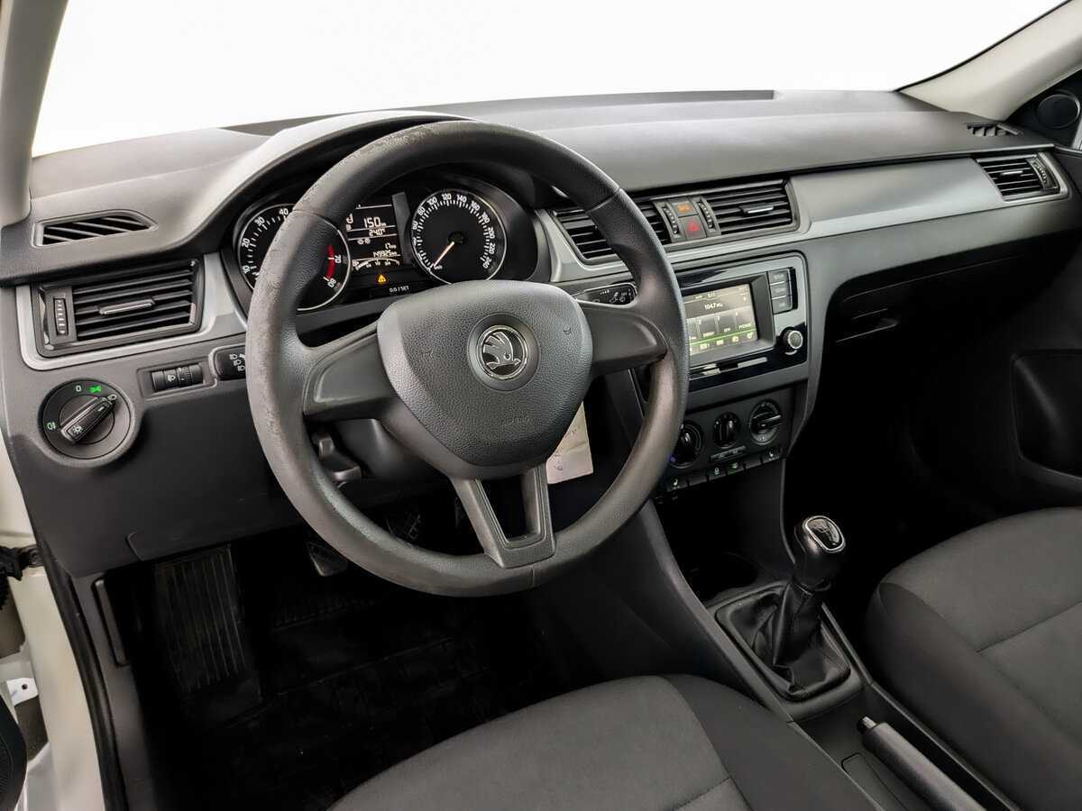Skoda Rapid с пробегом — 2017 год. Фото: #15