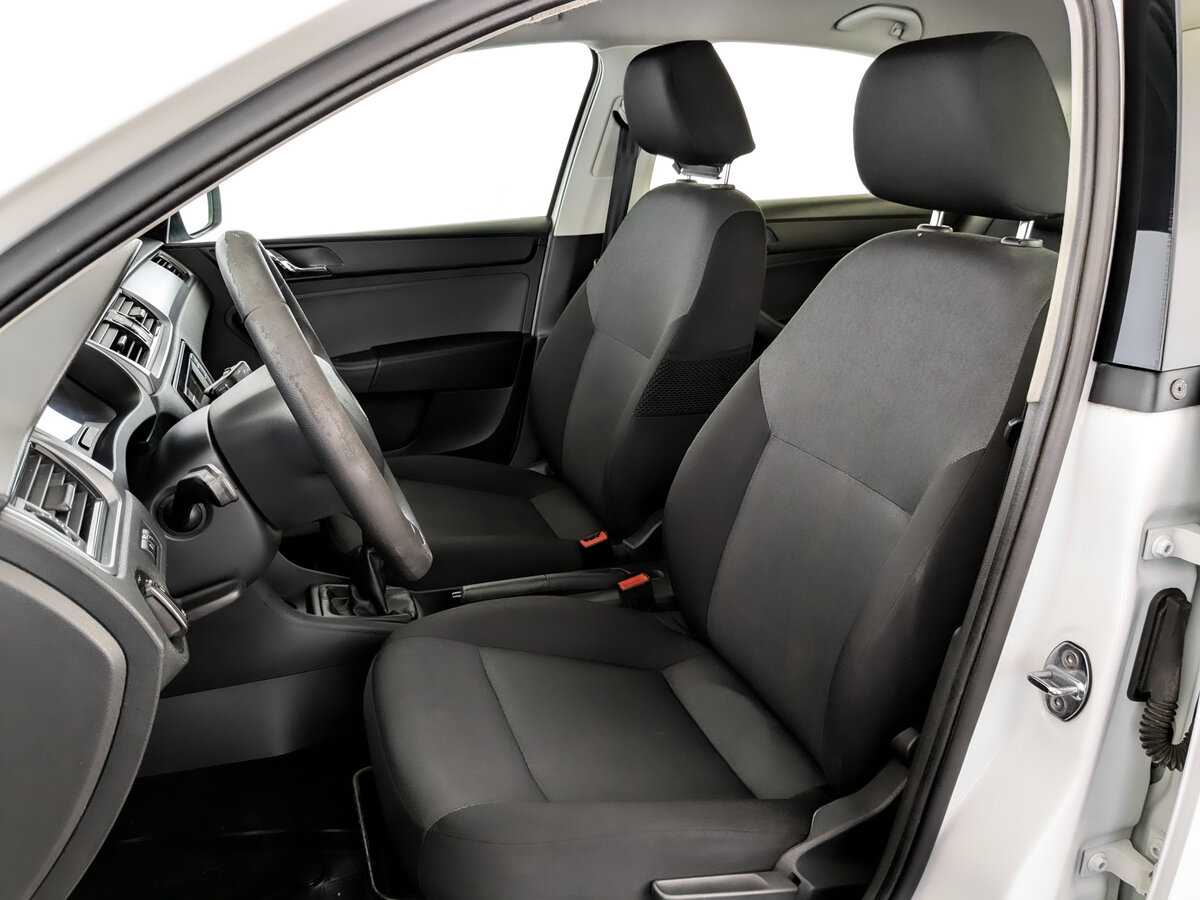 Skoda Rapid с пробегом — 2017 год. Фото: #19