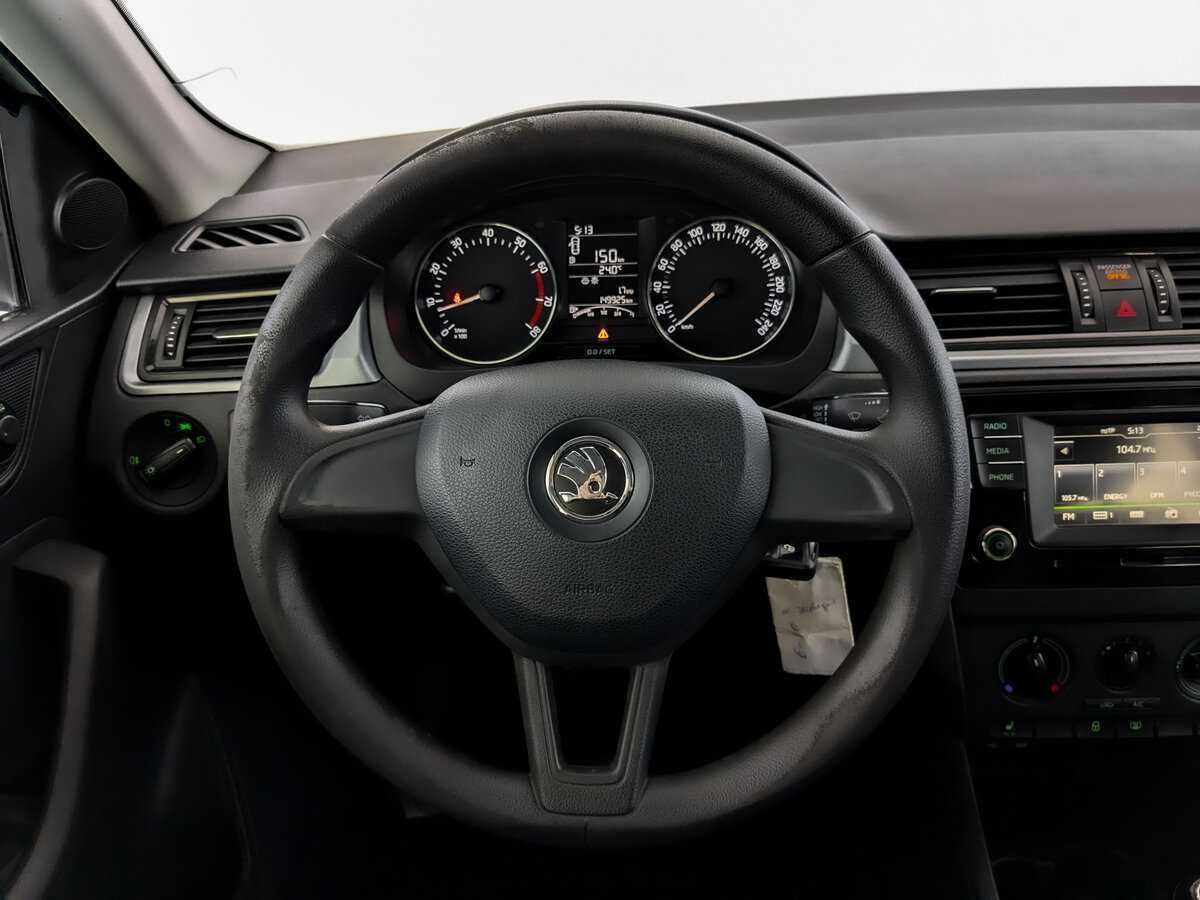 Skoda Rapid с пробегом — 2017 год. Фото: #20