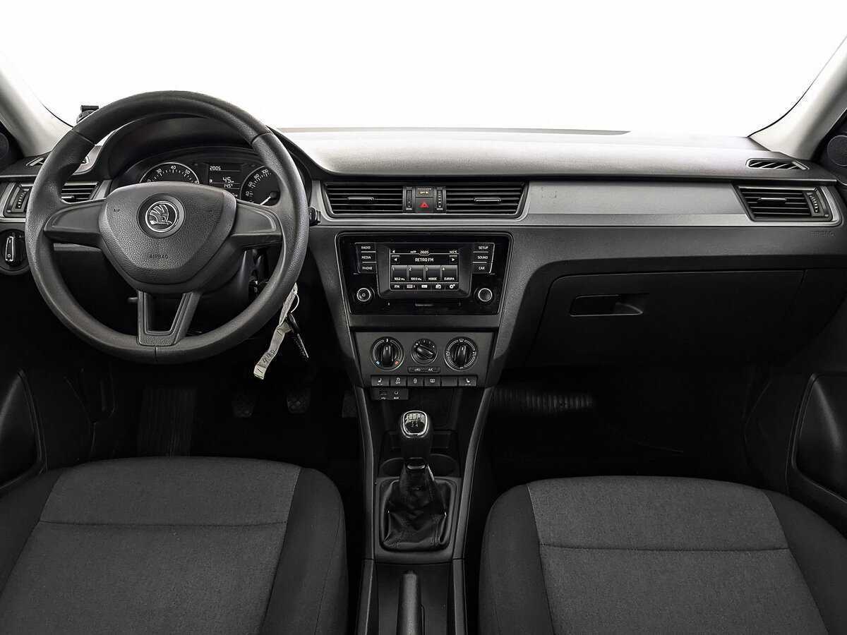 Skoda Rapid с пробегом — 2017 год. Фото: #13
