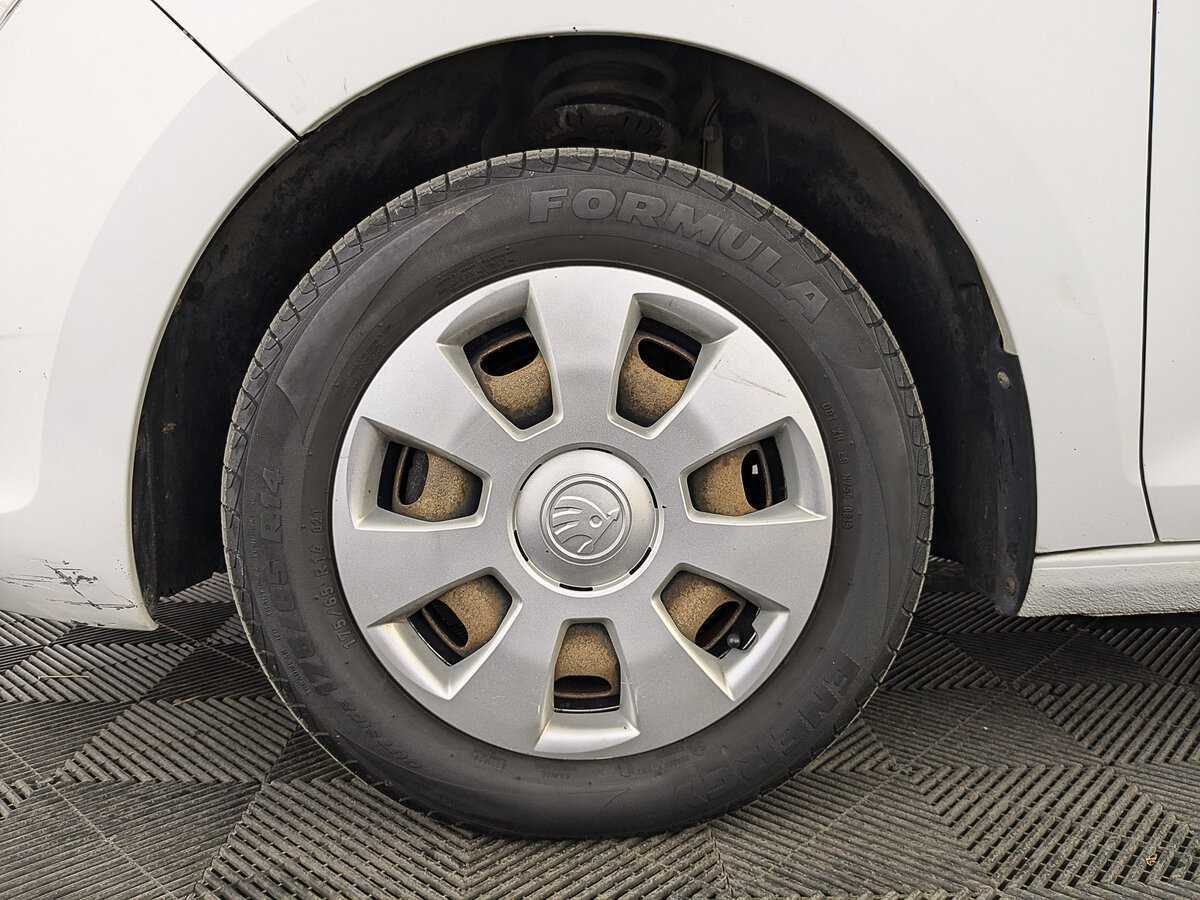 Skoda Rapid с пробегом — 2017 год. Фото: #11