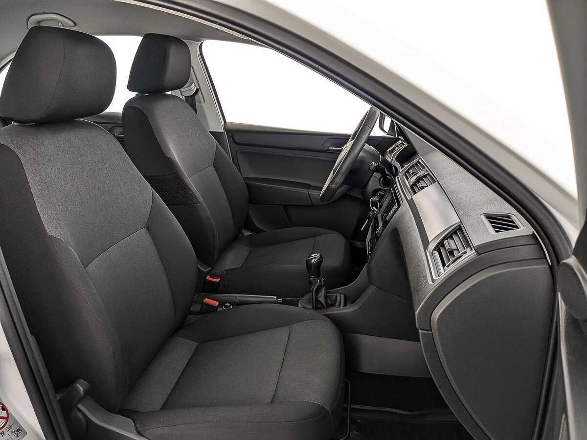 Skoda Rapid с пробегом — 2017 год. Фото: #20