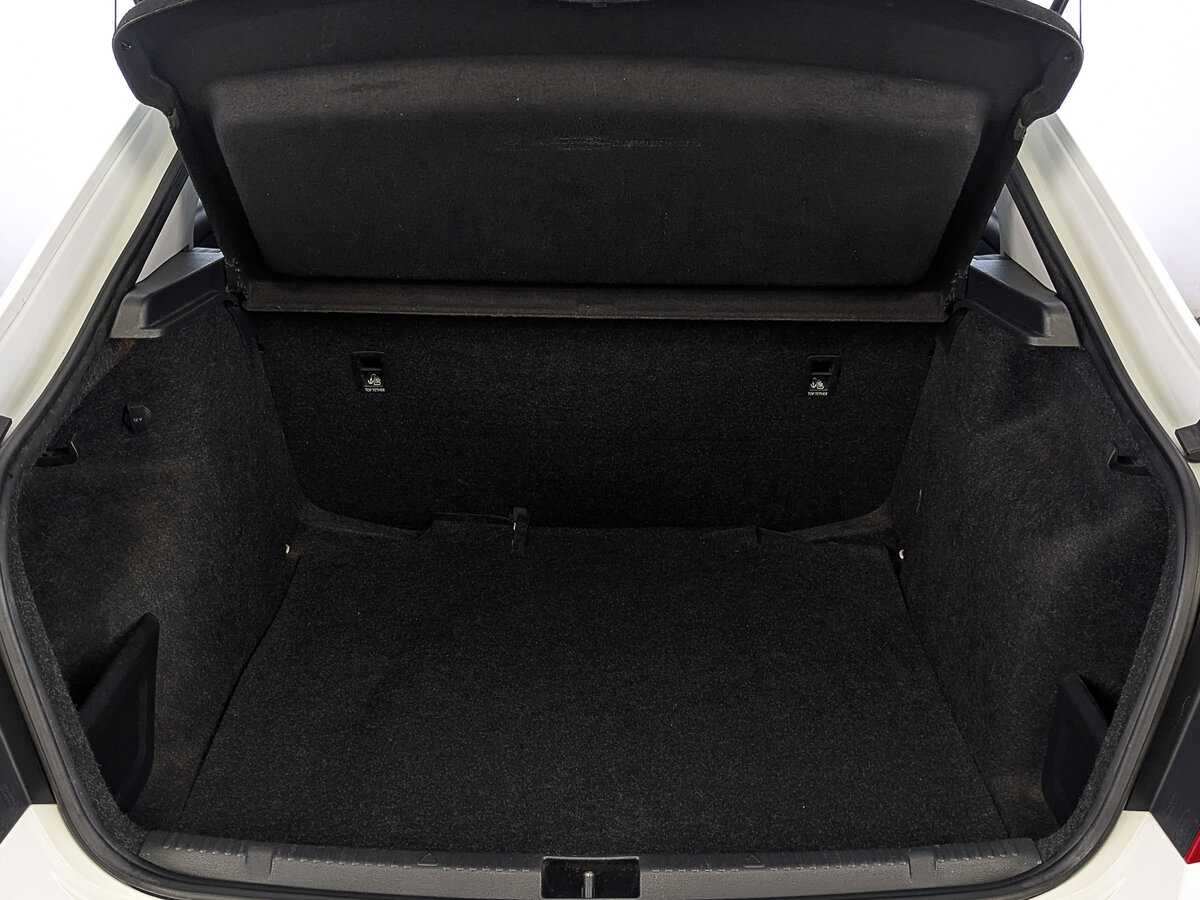 Skoda Rapid с пробегом — 2017 год. Фото: #9