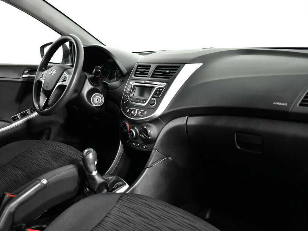 Hyundai Solaris с пробегом — 2016 год. Фото: #8