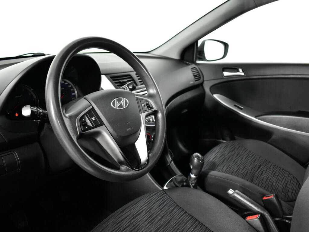 Hyundai Solaris с пробегом — 2016 год. Фото: #12