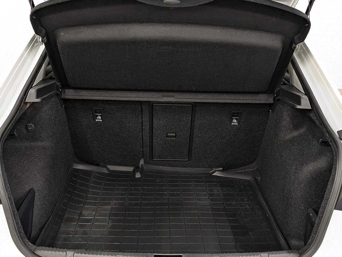 Volkswagen Polo с пробегом — 2021 год. Фото: #9