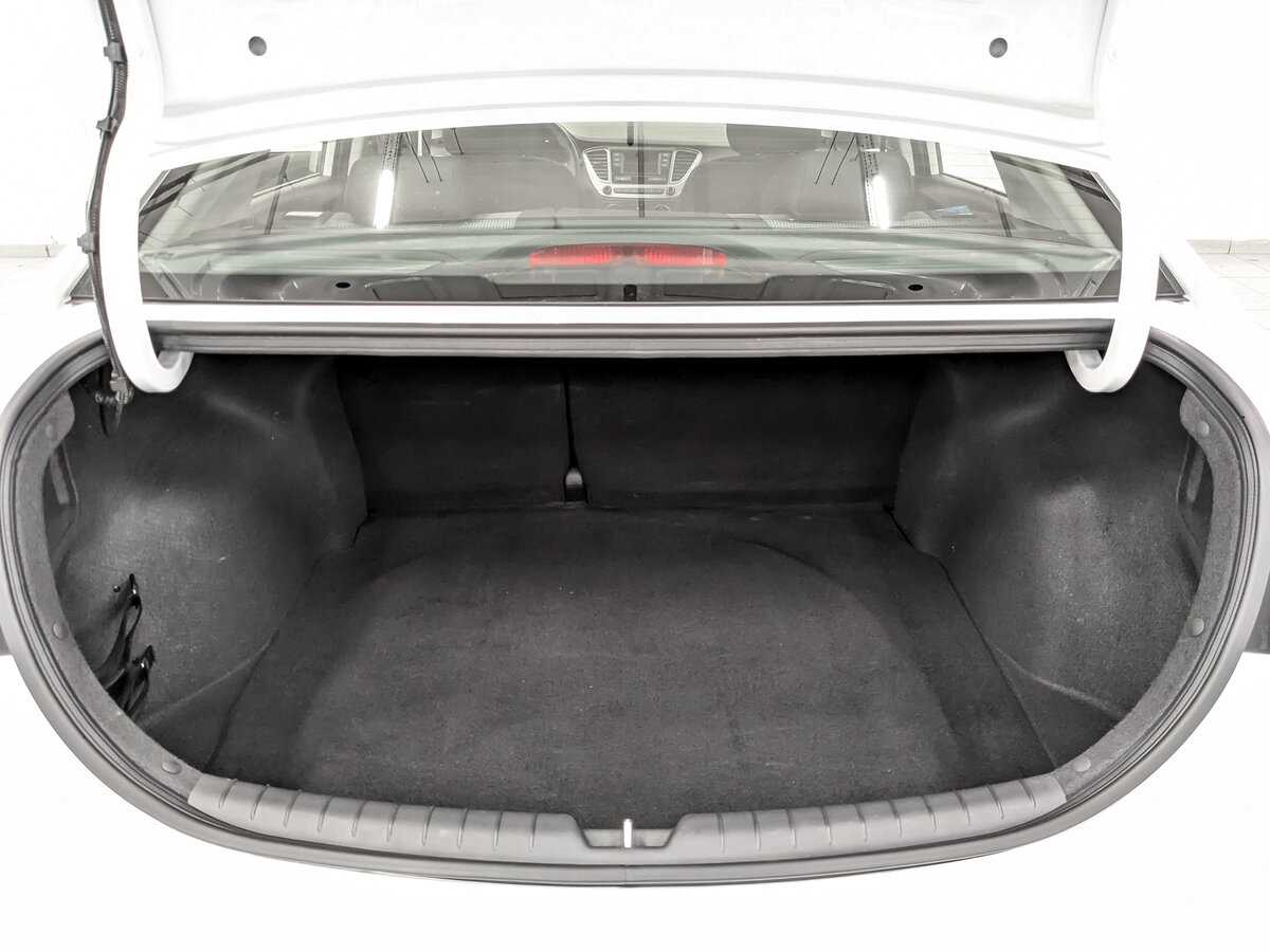 Hyundai Solaris с пробегом — 2021 год. Фото: #9