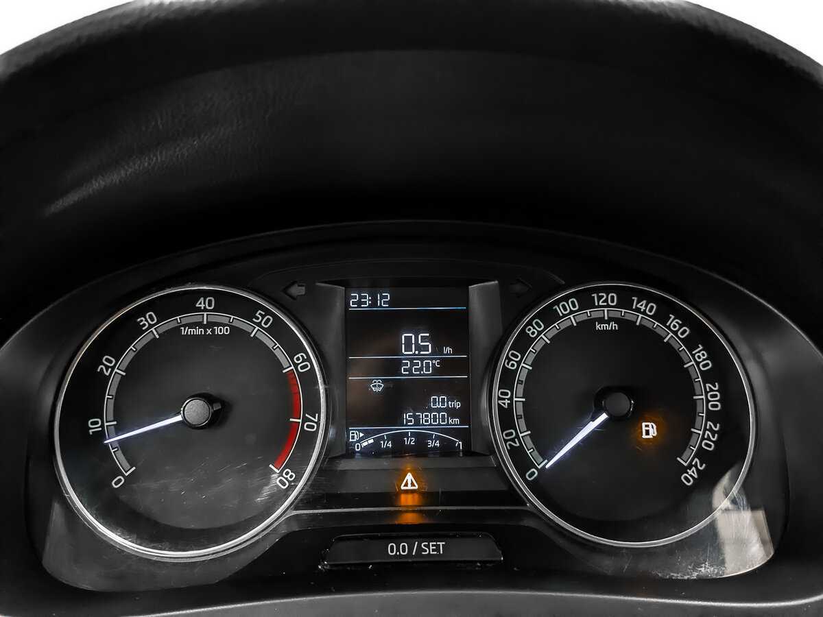 Skoda Rapid с пробегом — 2017 год. Фото: #13