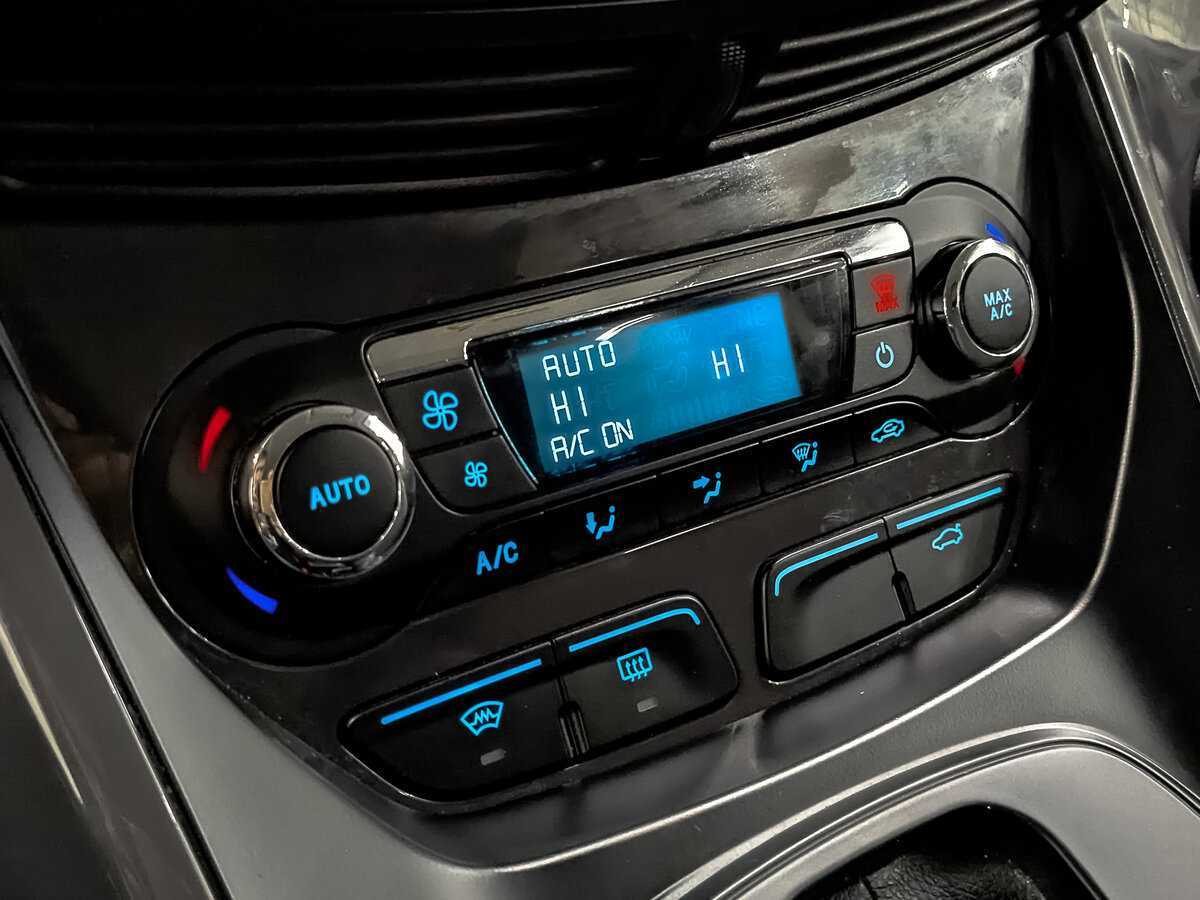 Ford Kuga с пробегом — 2014 год. Фото: #18