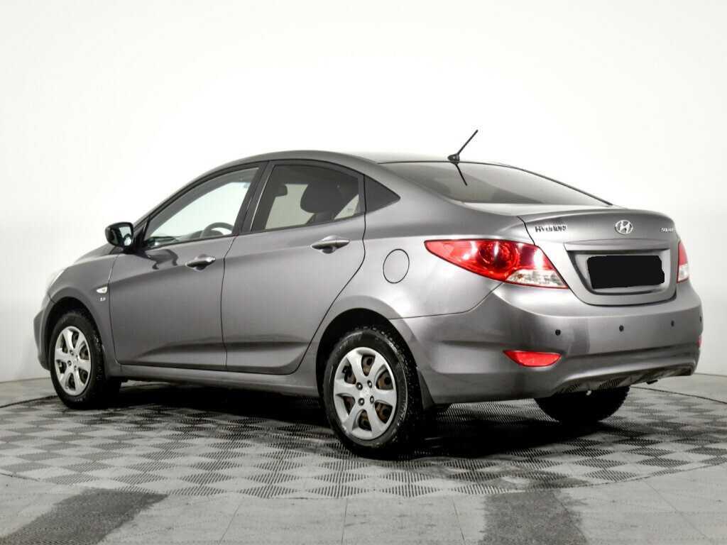 Hyundai Solaris с пробегом — 2014 год. Фото: #6