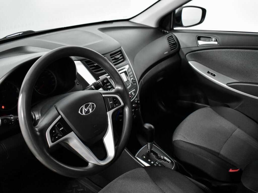 Hyundai Solaris с пробегом — 2014 год. Фото: #8