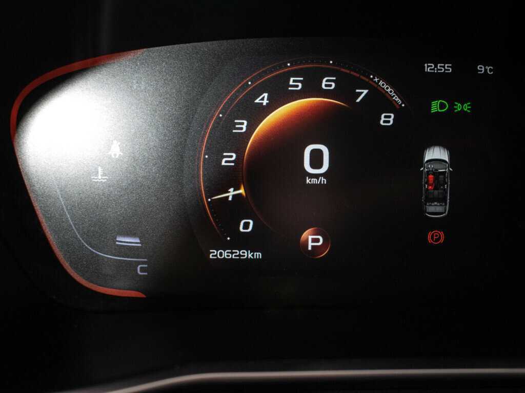 Geely Coolray с пробегом — 2022 год. Фото: #11