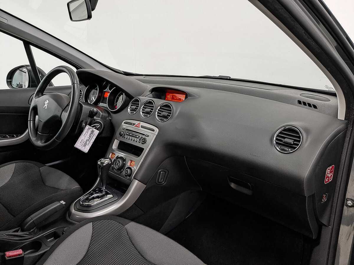 Peugeot 308 с пробегом — 2012 год. Фото: #10