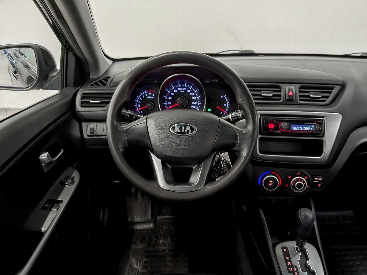 Kia Rio с пробегом — 2013 год. Фото: #18