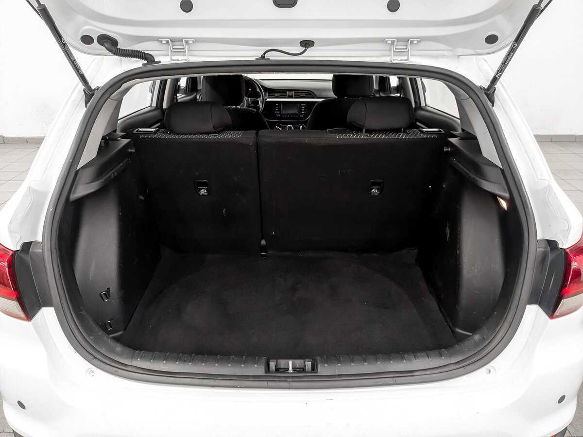 Kia Rio с пробегом — 2020 год. Фото: #9