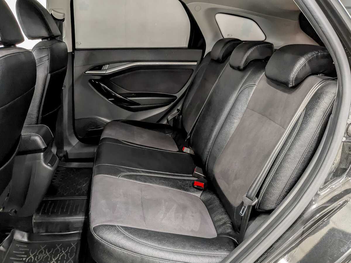 Lada (ВАЗ) Vesta с пробегом — 2019 год. Фото: #11