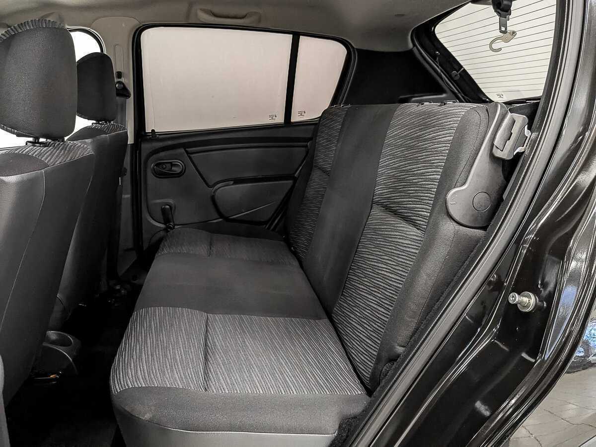 Renault Sandero с пробегом — 2012 год. Фото: #17