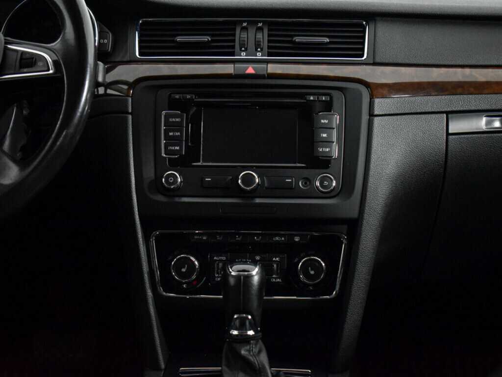 Skoda Superb с пробегом — 2013 год. Фото: #11