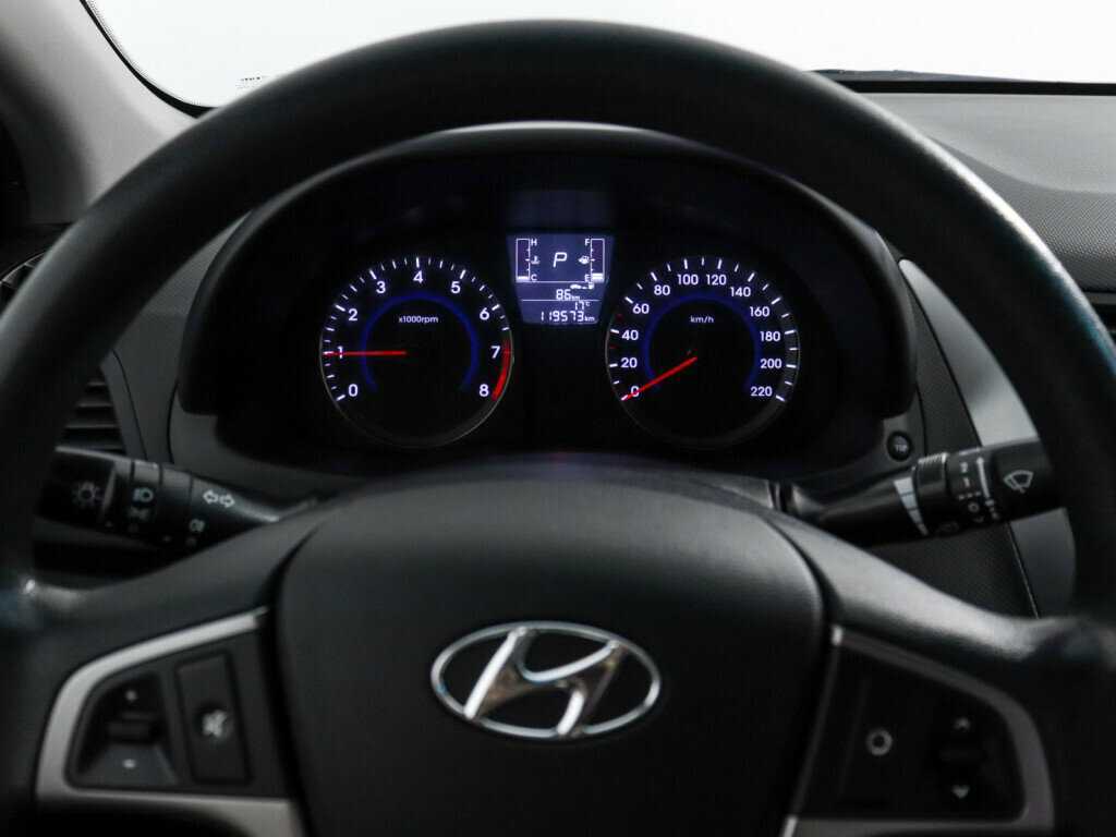 Hyundai Solaris с пробегом — 2015 год. Фото: #12