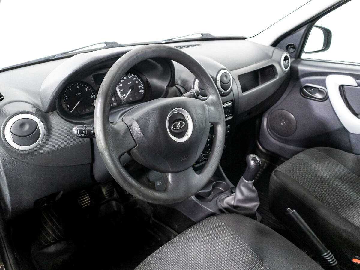 Lada (ВАЗ) Largus с пробегом — 2016 год. Фото: #10