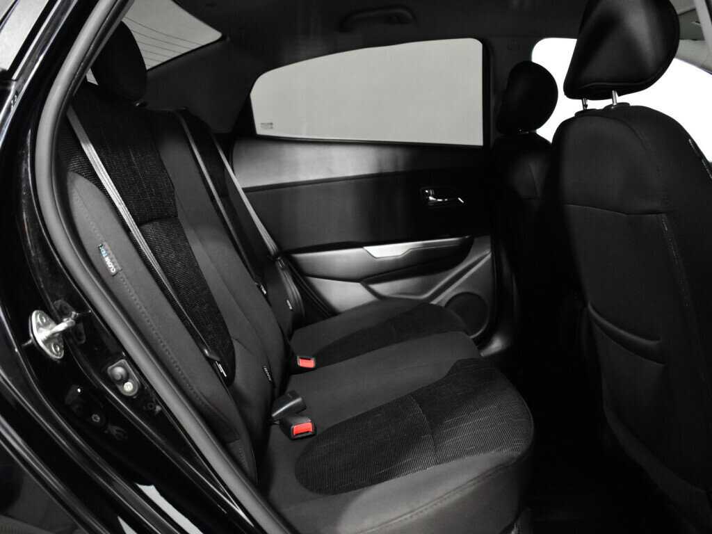 Kia Rio с пробегом — 2014 год. Фото: #9