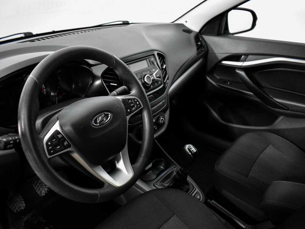 Lada (ВАЗ) Vesta с пробегом — 2019 год. Фото: #8