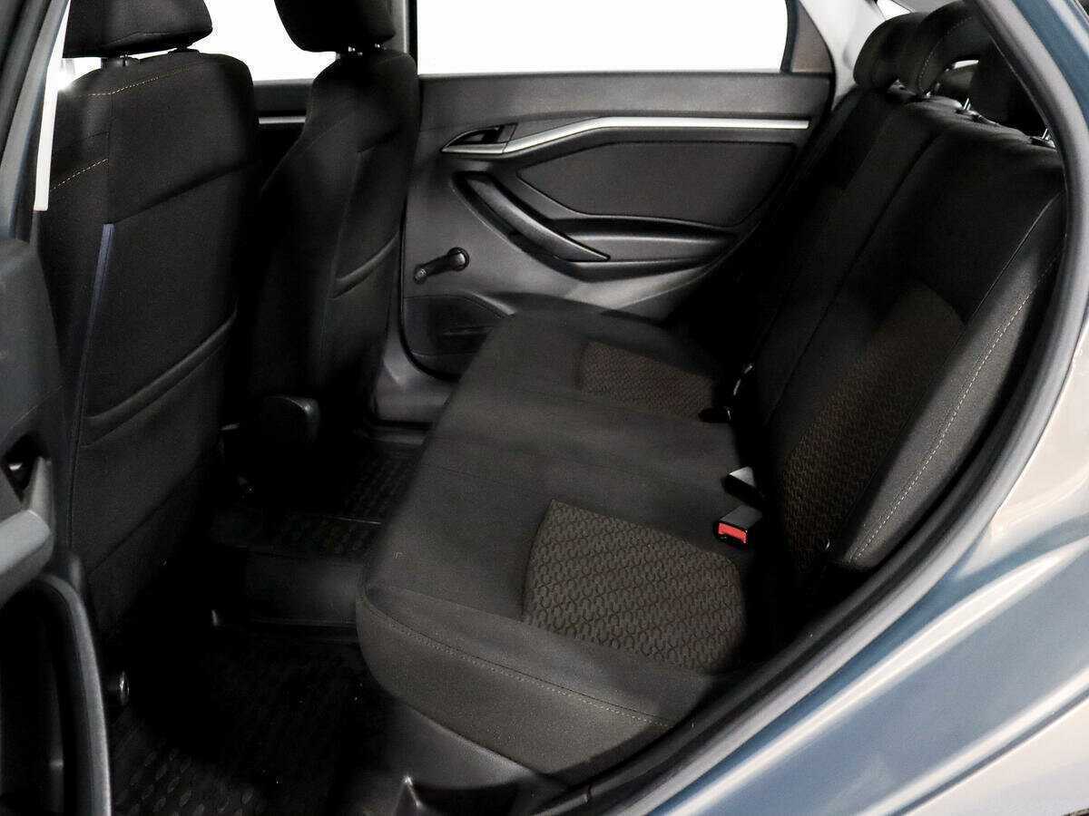 Lada (ВАЗ) Vesta с пробегом — 2016 год. Фото: #9