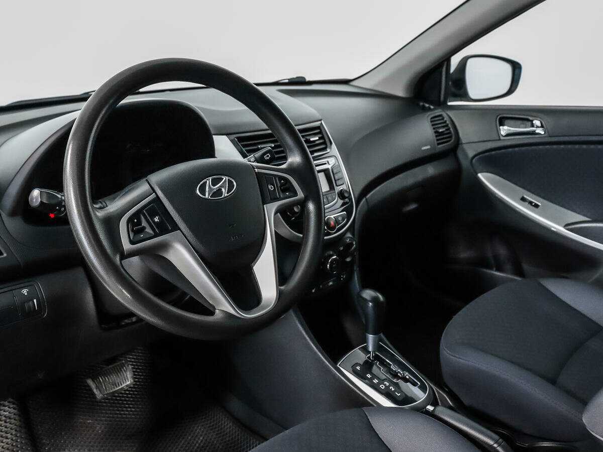 Hyundai Solaris с пробегом — 2014 год. Фото: #8