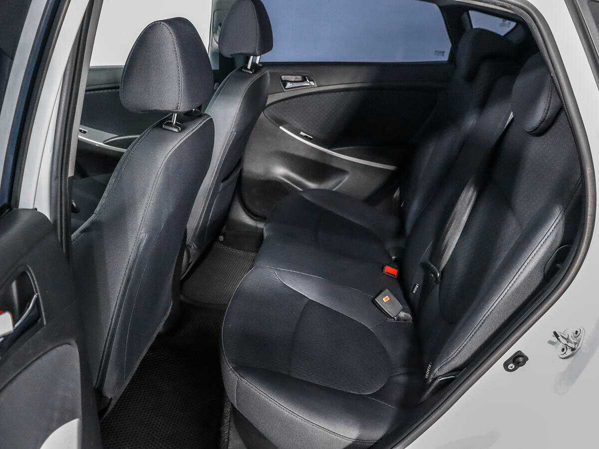 Hyundai Solaris с пробегом — 2014 год. Фото: #9