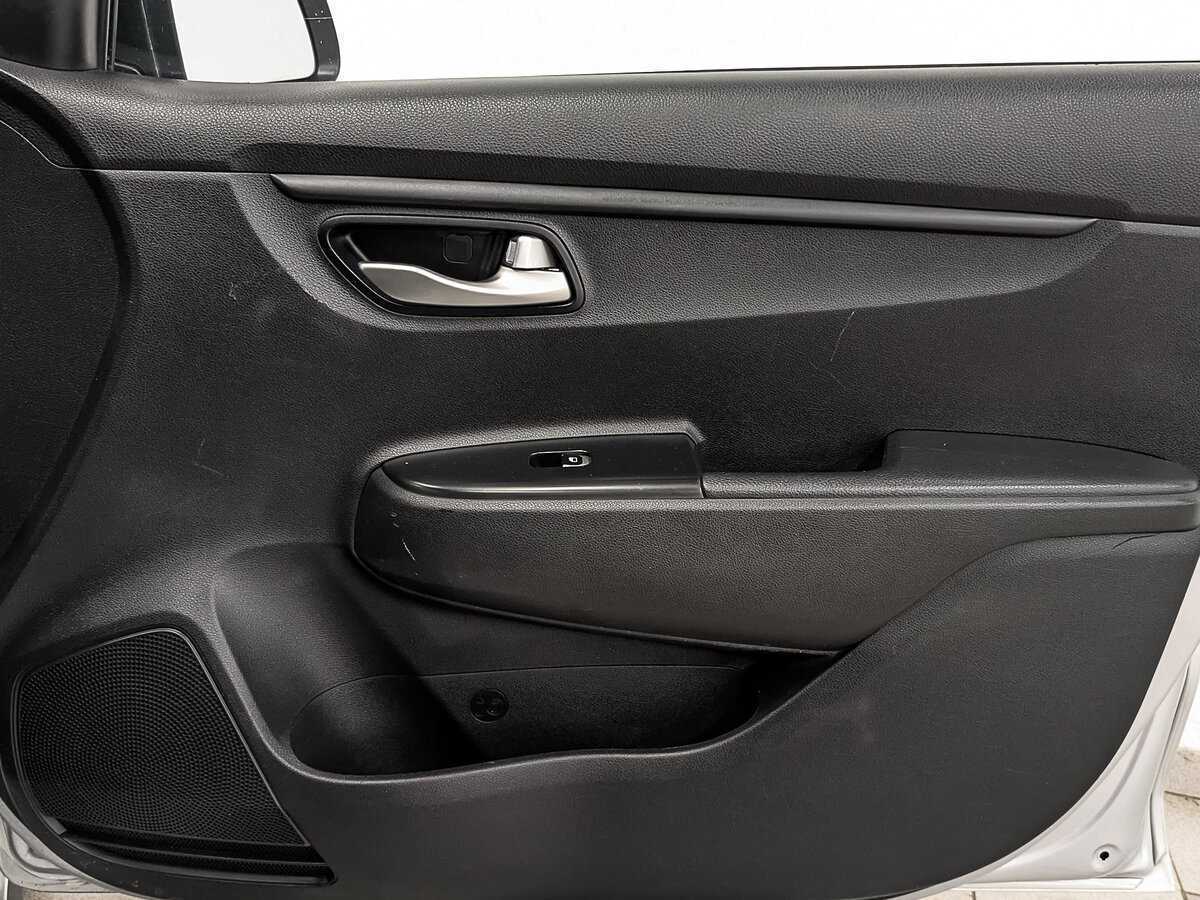 Kia Rio с пробегом — 2020 год. Фото: #24