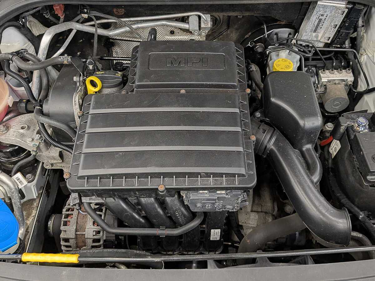 Skoda Rapid с пробегом — 2017 год. Фото: #8