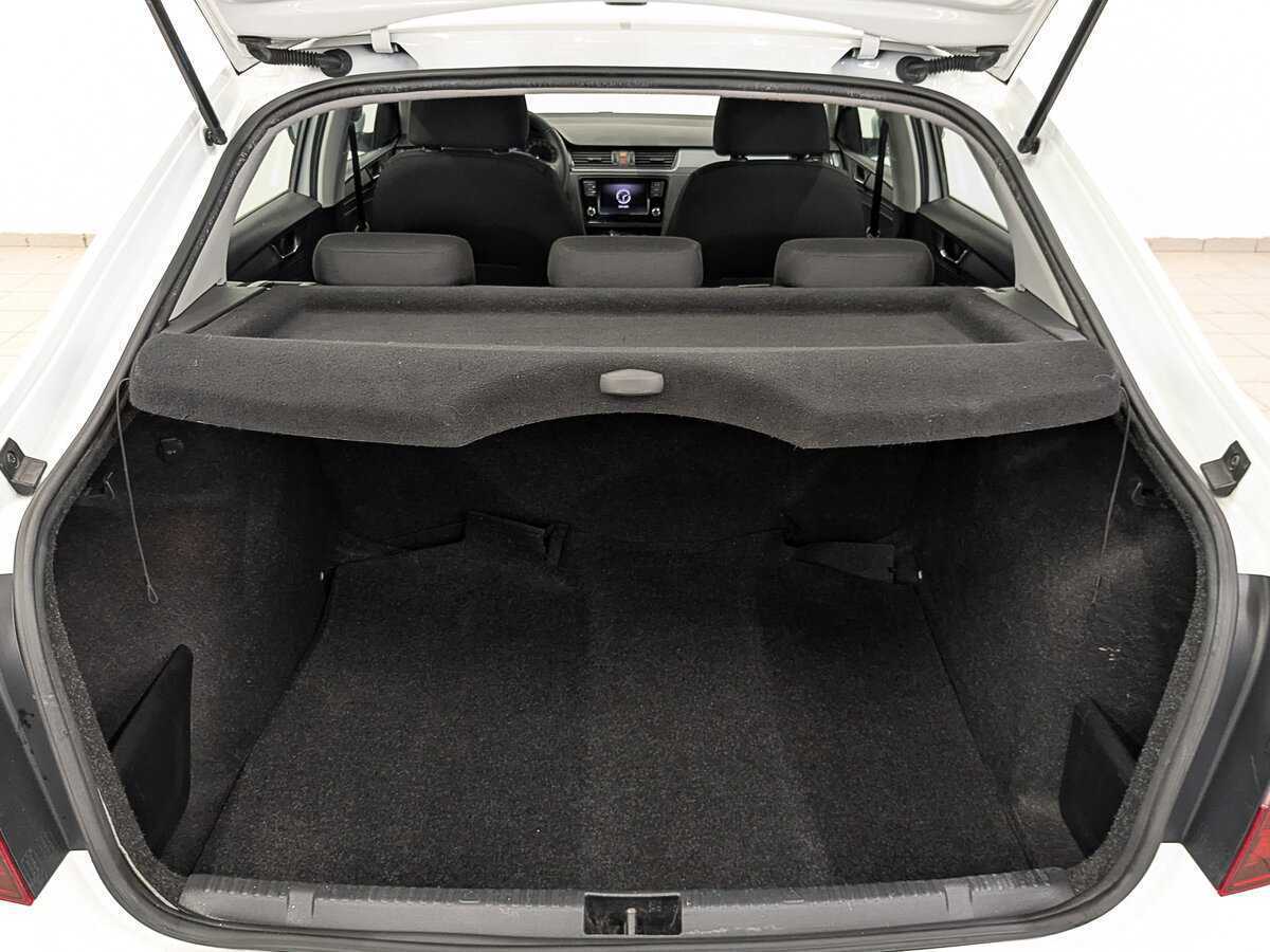 Skoda Rapid с пробегом — 2017 год. Фото: #9