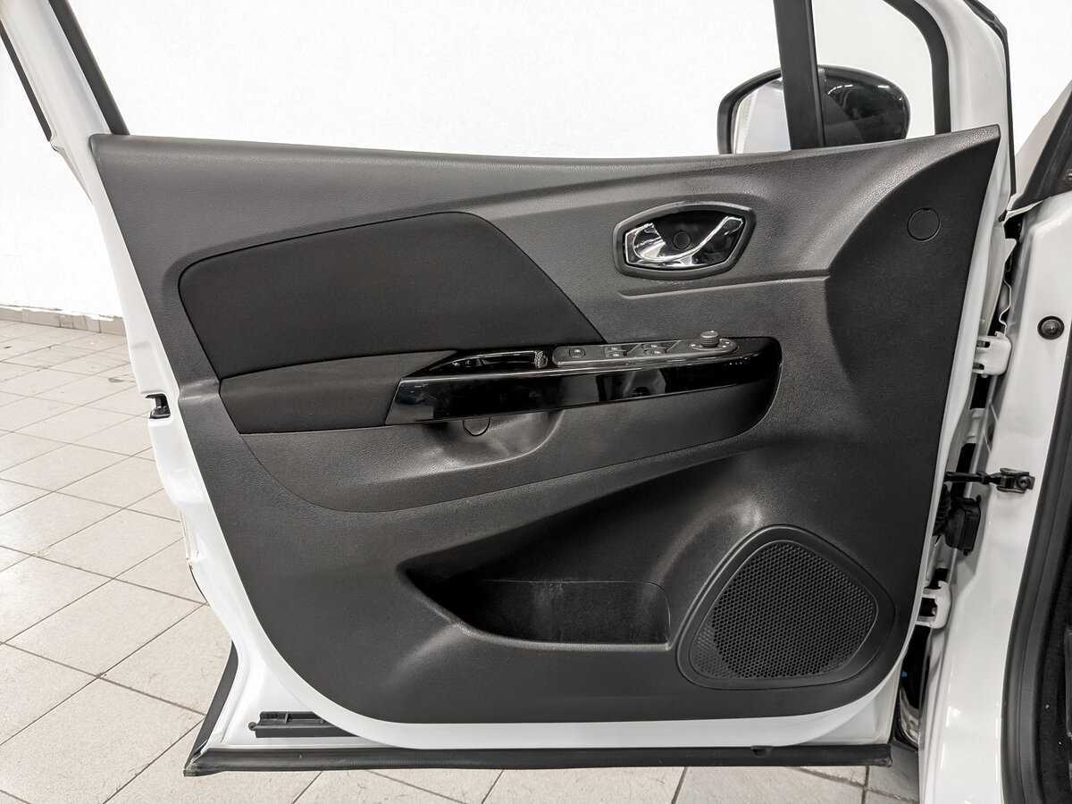 Renault Kaptur с пробегом — 2017 год. Фото: #18