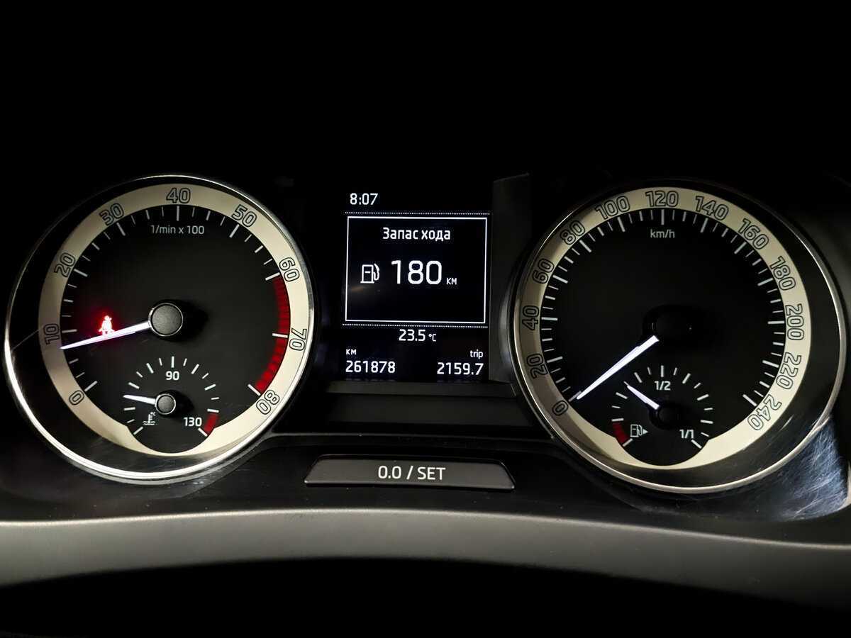 Skoda Rapid с пробегом — 2016 год. Фото: #12
