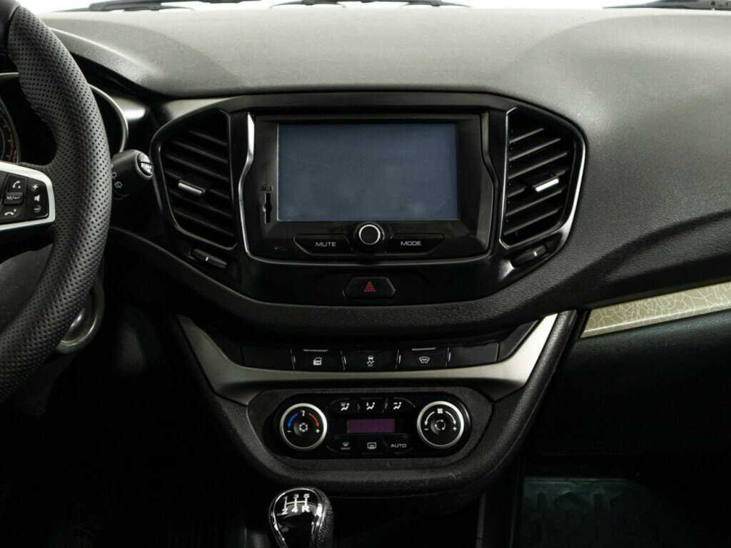 Lada (ВАЗ) Vesta с пробегом — 2018 год. Фото: #13