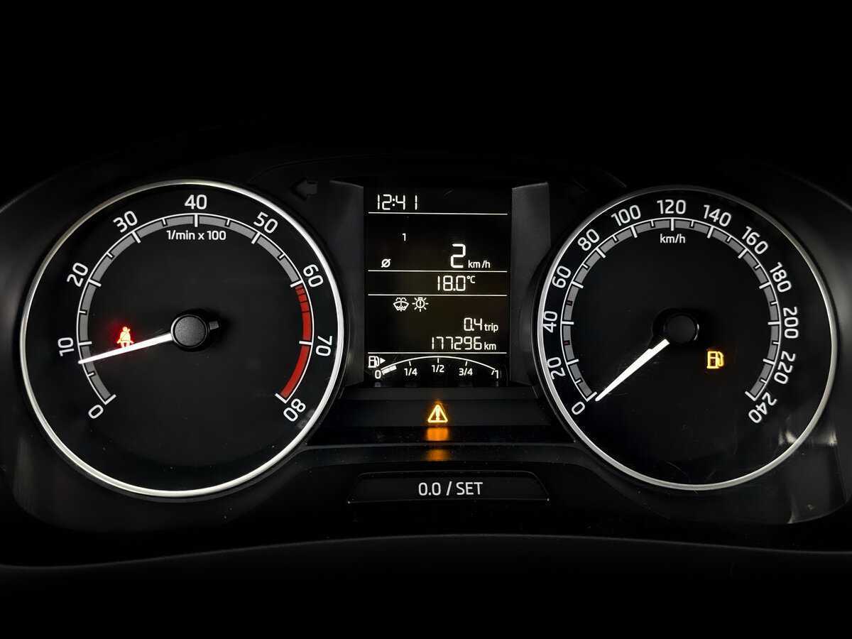 Skoda Rapid с пробегом — 2017 год. Фото: #12