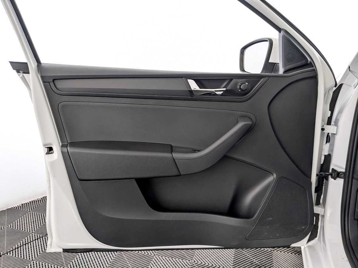 Skoda Rapid с пробегом — 2017 год. Фото: #16