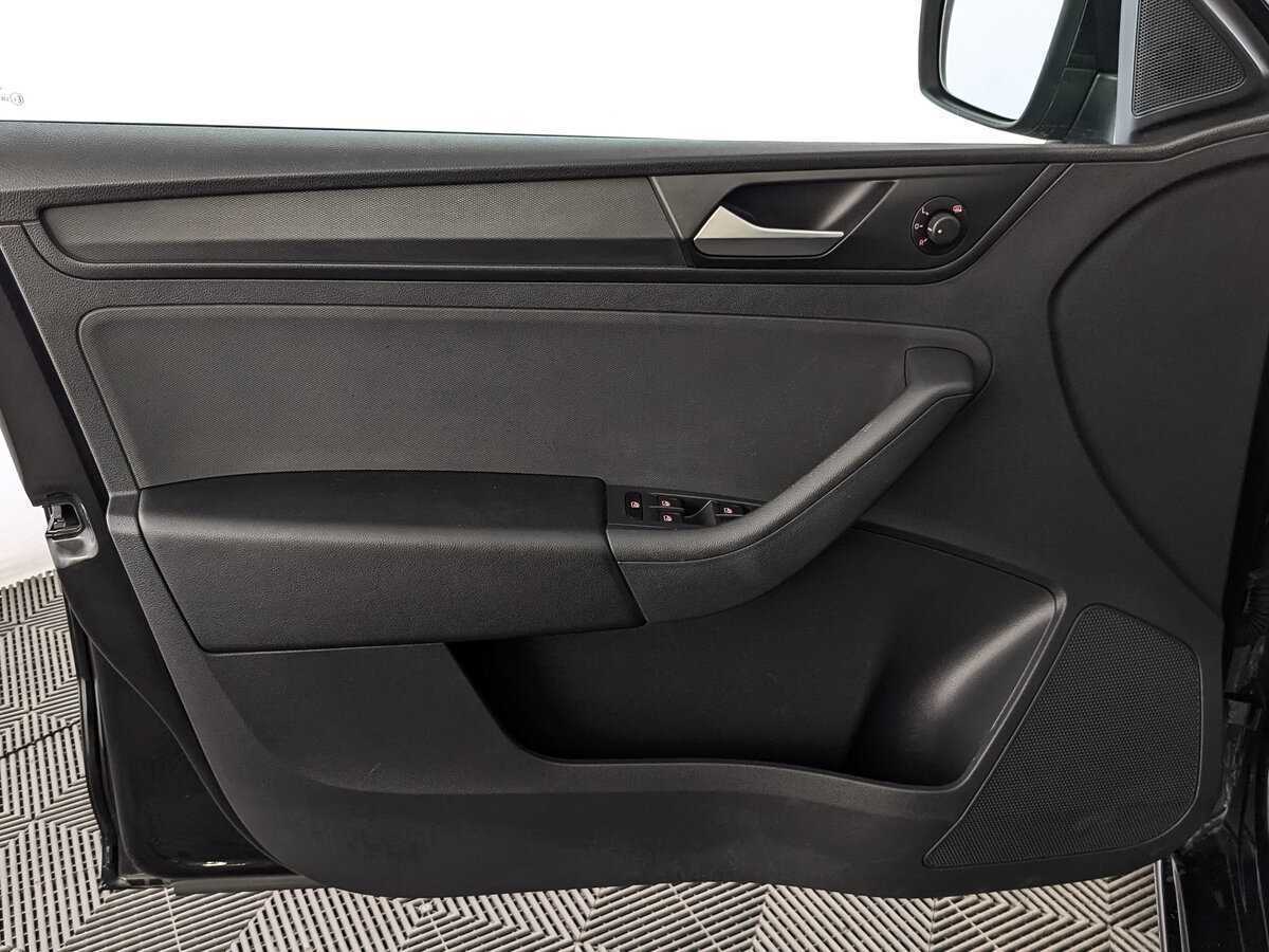 Volkswagen Polo с пробегом — 2020 год. Фото: #17