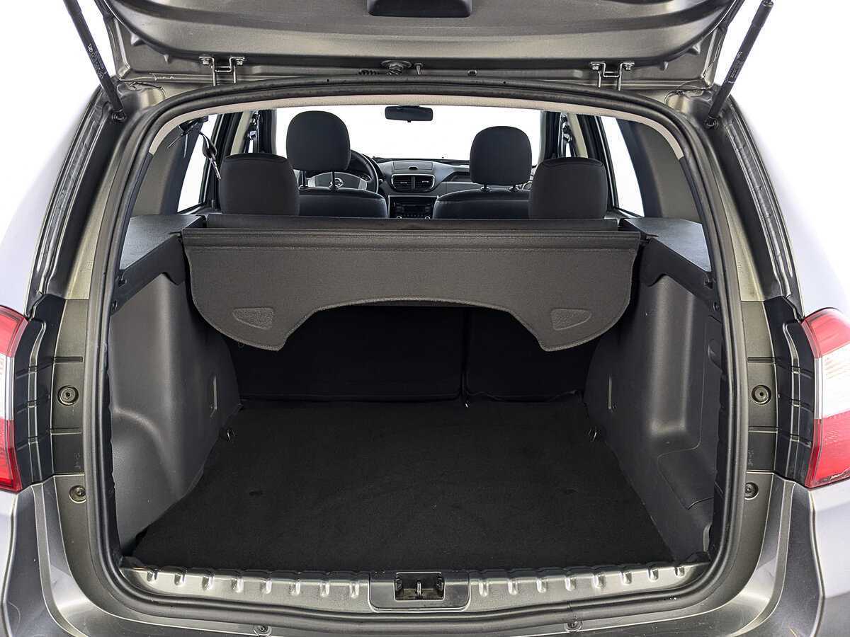 Nissan Terrano с пробегом — 2015 год. Фото: #9