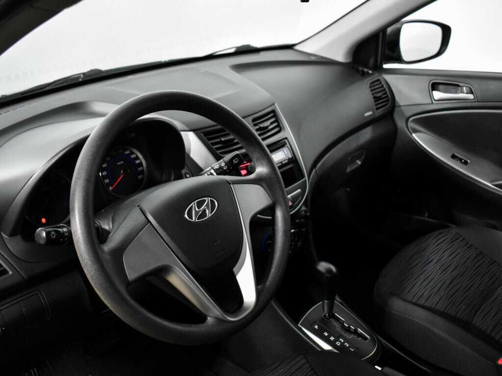 Hyundai Solaris с пробегом — 2015 год. Фото: #8