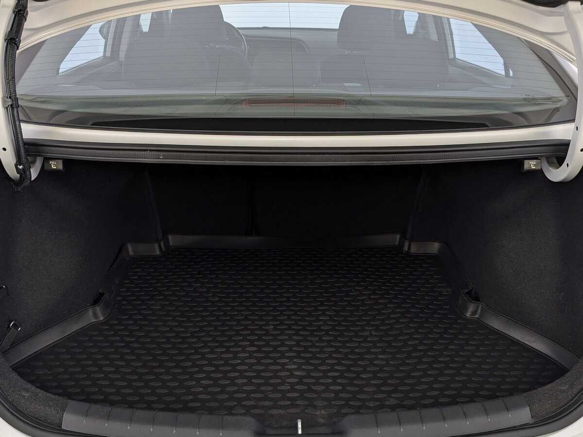 Hyundai Elantra с пробегом — 2019 год. Фото: #9