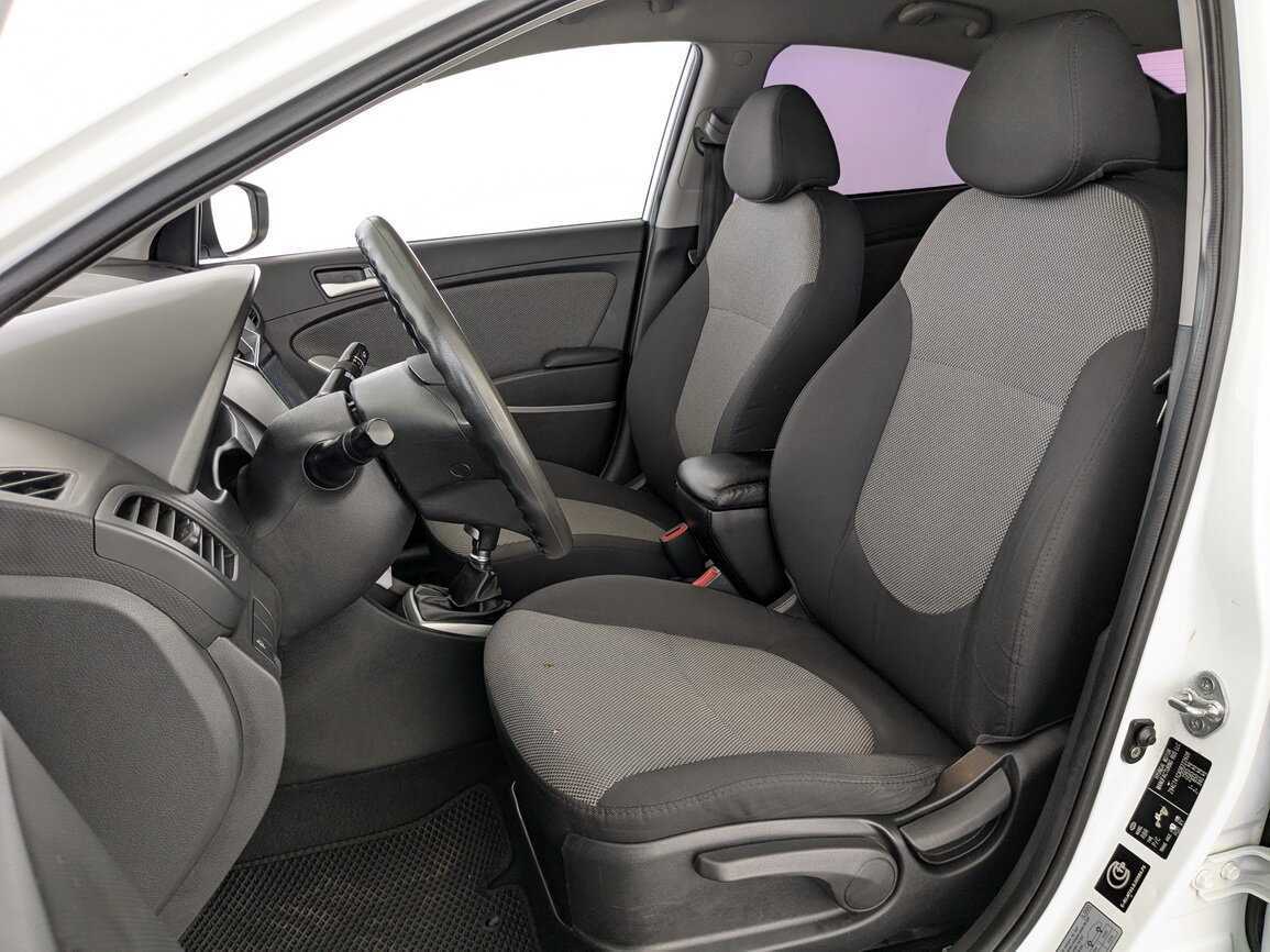 Hyundai Solaris с пробегом — 2013 год. Фото: #16