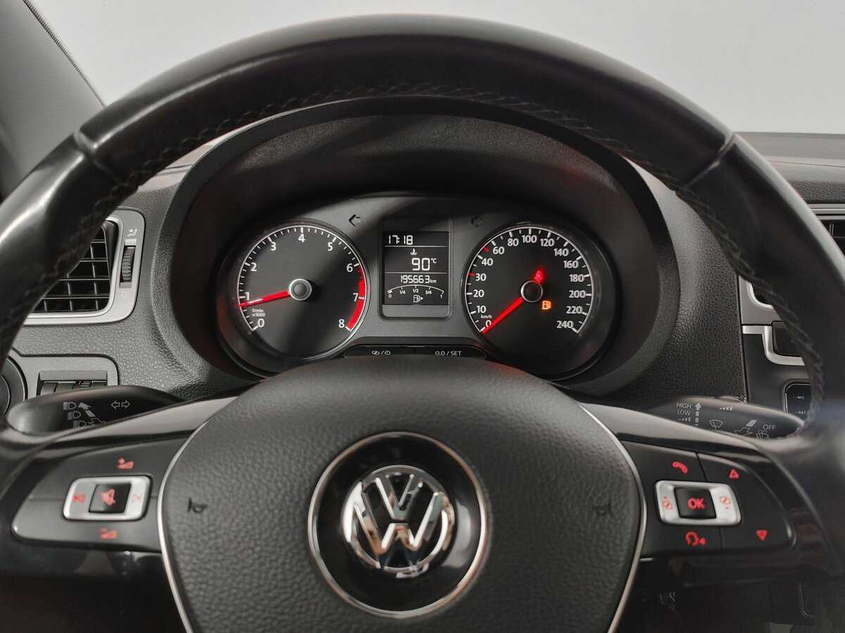 Volkswagen Polo с пробегом — 2016 год. Фото: #15