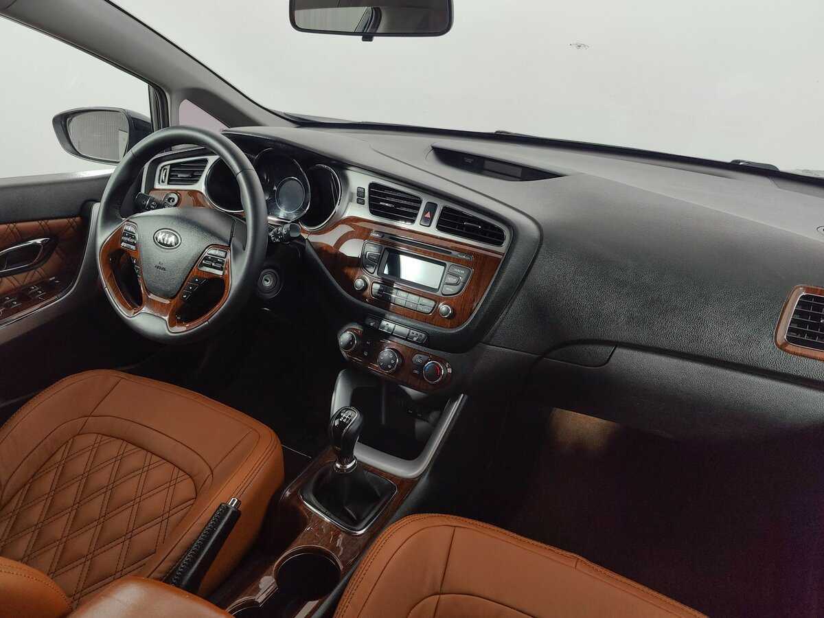 Kia Ceed с пробегом — 2014 год. Фото: #9